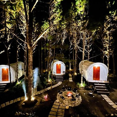 De Vivre Homestay Mang Den Kon Von Kla Bagian luar foto