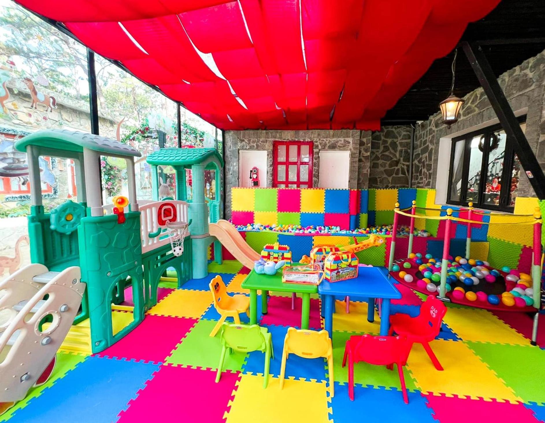 De Vivre Homestay Mang Den Kon Von Kla Bagian luar foto